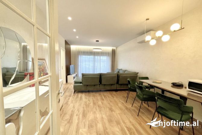 Shtepi me qera 3+1 ne Tirane - 1,300 Euro