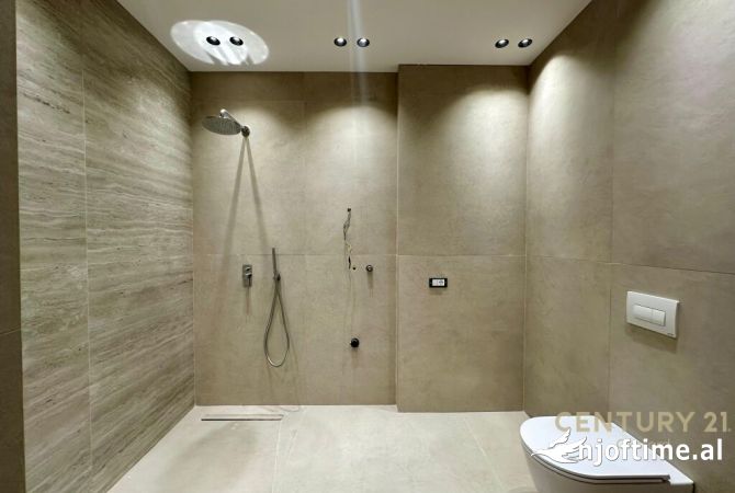 Shtepi ne shitje Apartament ne Tirane, 2+1, Mobilimi Bosh, pa mobiluar, Pagesa 550,000  Euro.