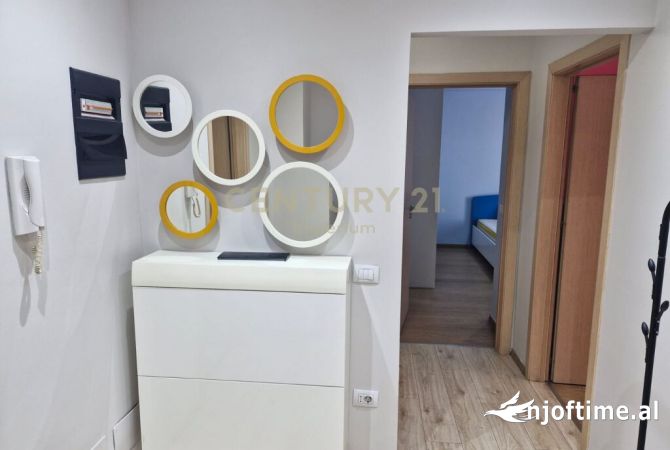 Shtepi ne shitje Apartament ne Tirane, 3+1, Mobilimi E mobiluar, Pagesa 204,600  Euro.