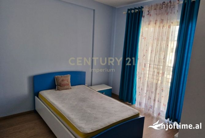 Shtepi ne shitje Apartament ne Tirane, 3+1, Mobilimi E mobiluar, Pagesa 204,600  Euro.