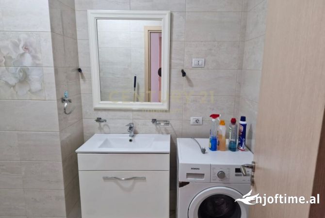 Shtepi ne shitje Apartament ne Tirane, 3+1, Mobilimi E mobiluar, Pagesa 204,600  Euro.