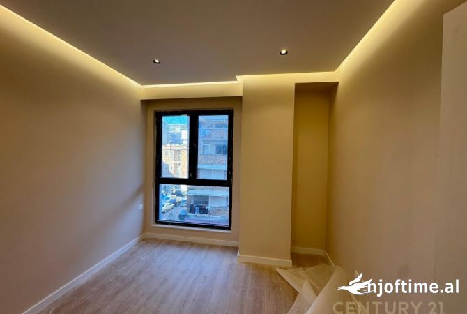 Shtepi ne shitje Apartament ne Tirane, 2+1, Mobilimi Bosh, pa mobiluar, Pagesa 210,000  Euro.