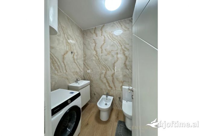 Shtepi ne shitje Apartament ne Tirane, 2+1, Mobilimi E mobiluar, Pagesa 160,000  Euro.