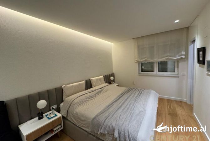 Shtepi me qera Apartament ne Tirane, 3+1, Mobilimi E mobiluar, Pagesa 2,500  Euro.