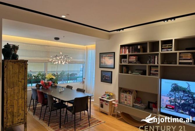 Shtepi me qera 3+1 ne Tirane - 2,500 Euro
