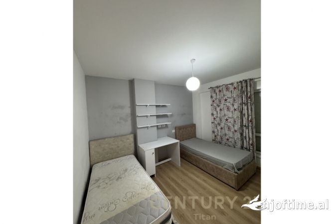 Shtepi ne shitje Apartament ne Tirane, 2+1, Mobilimi E mobiluar, Pagesa 217,000  Euro.