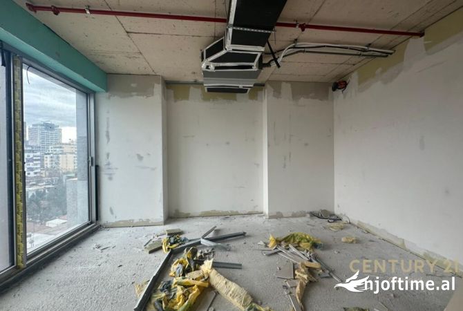 Ambient biznesi me qera 3+1 ne Tirane - 1,500 Euro