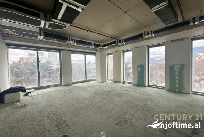 Ambient biznesi me qera 3+1 ne Tirane - 3,000 Euro