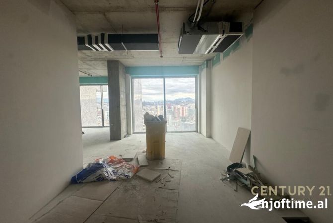 Ambient biznesi me qera 3+1 ne Tirane - 1,800 Euro