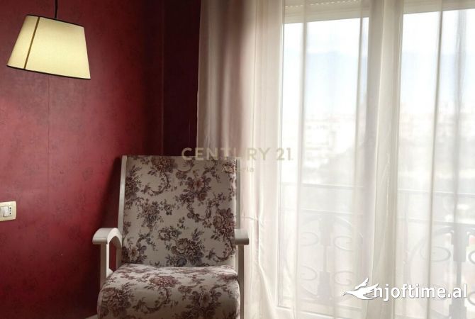 Shtepi me qera Apartament ne Tirane, 3+1, Mobilimi E mobiluar, Pagesa 1,200  Euro.