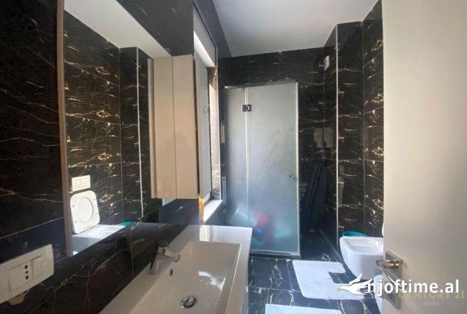 Shtepi ne shitje Apartament ne Tirane, 2+1, Mobilimi E mobiluar, Pagesa 207,000  Euro.