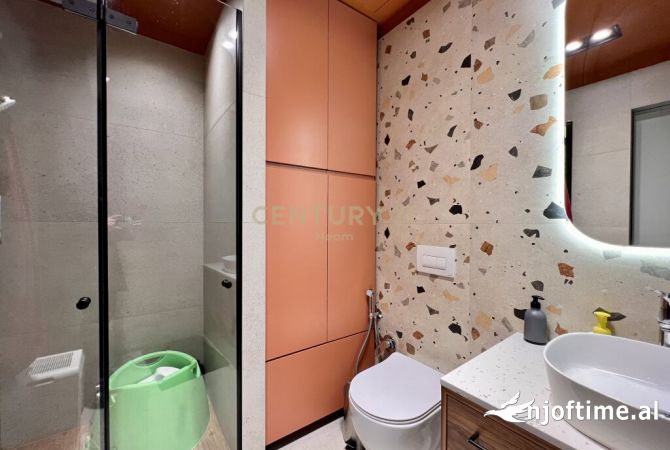 Shtepi ne shitje Apartament ne Tirane, 2+1, Mobilimi E mobiluar, Pagesa 255,000  Euro.