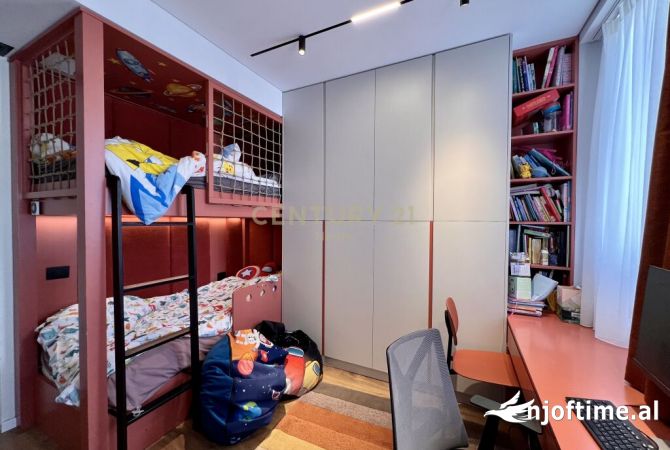 Shtepi ne shitje Apartament ne Tirane, 2+1, Mobilimi E mobiluar, Pagesa 255,000  Euro.
