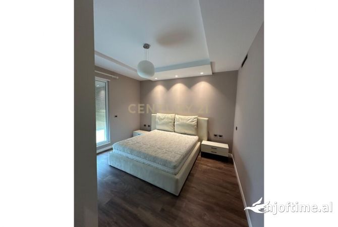 Shtepi ne shitje Vila Luksoze ne Durres, 2+1, Mobilimi E mobiluar, Pagesa 550,000  Euro.