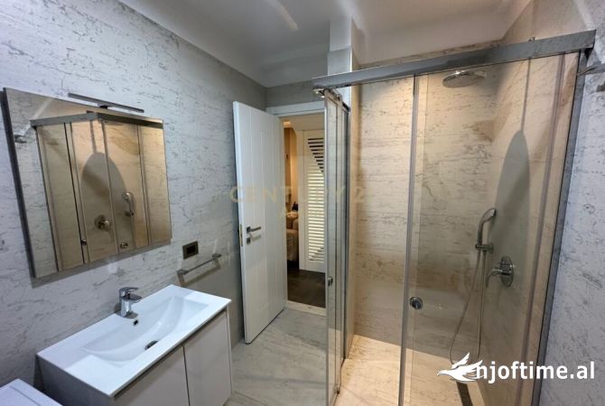 Shtepi ne shitje Vila Luksoze ne Durres, 2+1, Mobilimi E mobiluar, Pagesa 550,000  Euro.