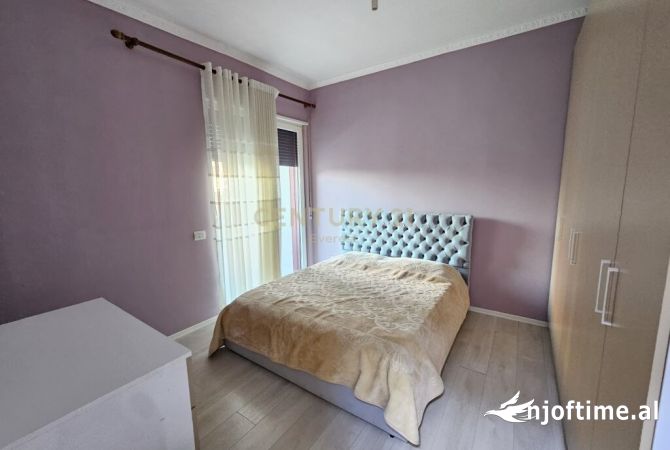 Shtepi ne shitje Apartament ne Tirane, 2+1, Mobilimi E mobiluar, Pagesa 175,000  Euro.