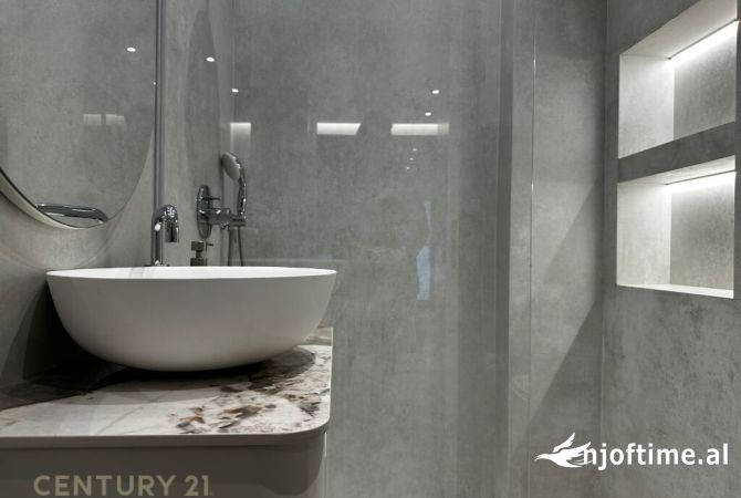 Shtepi ne shitje Apartament ne Tirane, 3+1, Mobilimi E mobiluar, Pagesa 416,000  Euro.