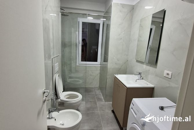 Shtepi me qera Apartament ne Tirane, 2+1, Mobilimi E mobiluar, Pagesa 650  Euro.