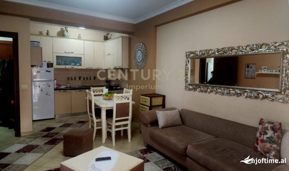 Shtepi ne shitje Apartament ne Tirane, 1+1, Mobilimi E mobiluar, Pagesa 100,000  Euro.