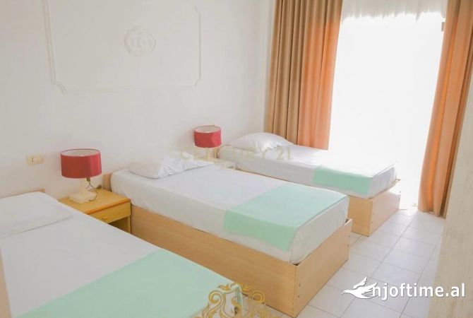 Ambient biznesi me qera 5+1 ne Durres - 11,000 Euro