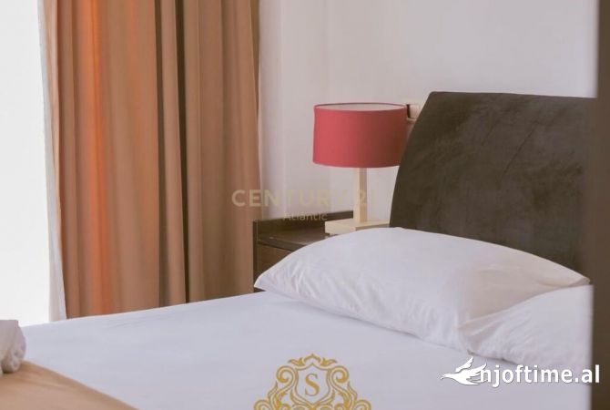 Ambient biznesi me qera 5+1 ne Durres - 11,000 Euro