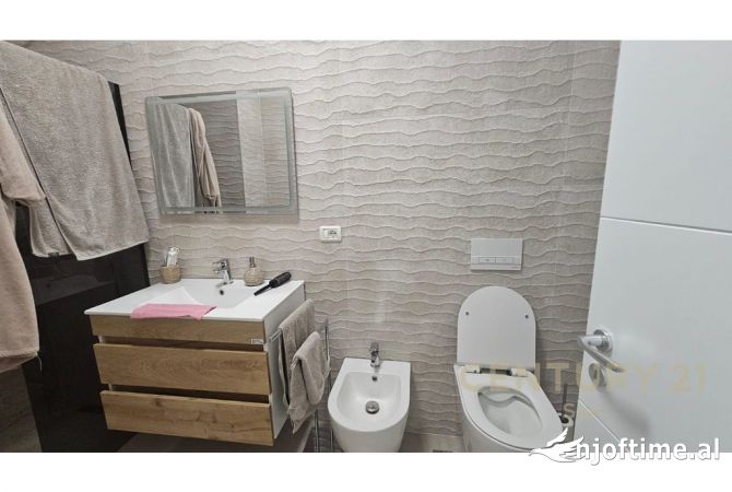 Shtepi me qera Apartament ne Tirane, 2+1, Mobilimi E mobiluar, Pagesa 650  Euro.