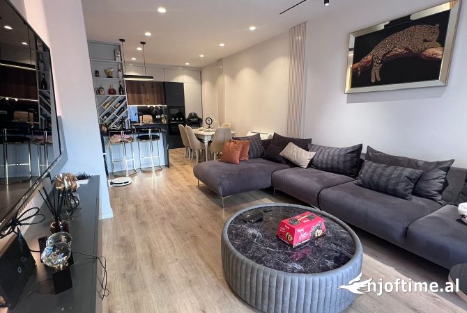 Shtepi me qera 2+1 ne Tirane - 900 Euro
