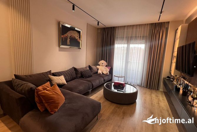 Shtepi me qera 2+1 ne Tirane - 900 Euro