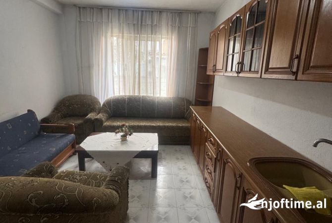 Shtepi me qera 1+1 ne Tirane - 35,000 Leke