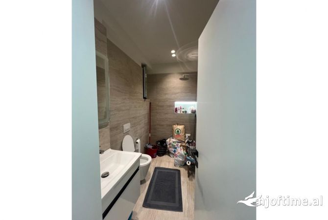 Shtepi ne shitje Apartament ne Vlore, 1+1, Mobilimi E mobiluar, Pagesa 130,000  Euro.