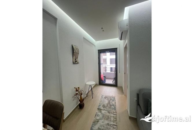 Shtepi ne shitje Apartament ne Vlore, 1+1, Mobilimi E mobiluar, Pagesa 130,000  Euro.