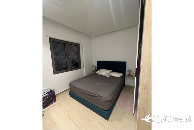 Shtepi ne shitje Apartament ne Vlore, 1+1, Mobilimi E mobiluar, Pagesa 130,000  Euro.