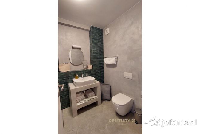 Penthouse (panoramic top floor) for sale in Vlora 3+1, Furnished