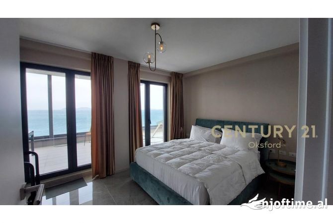 Penthouse (panoramic top floor) for sale in Vlora 3+1, Furnished