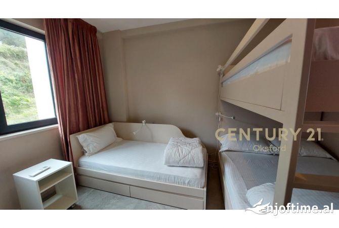 Penthouse (panoramic top floor) for sale in Vlora 3+1, Furnished