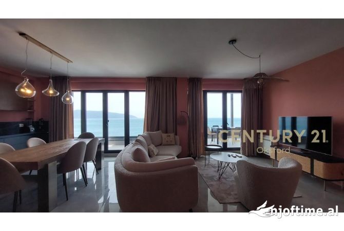 Penthouse (panoramic top floor) for sale in Vlora 3+1, Furnished