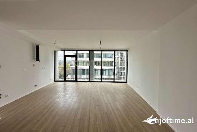 Ambient biznesi me qera 3+1 ne Tirane - 1,550 Euro