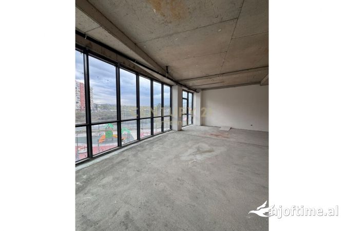 Ambient biznesi me qera 3+1 ne Tirane - 3,500 Euro