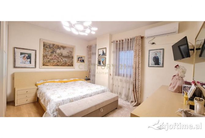 Shtepi me qera Apartament ne Tirane, 3+1, Mobilimi E mobiluar, Pagesa 1,500  Euro.