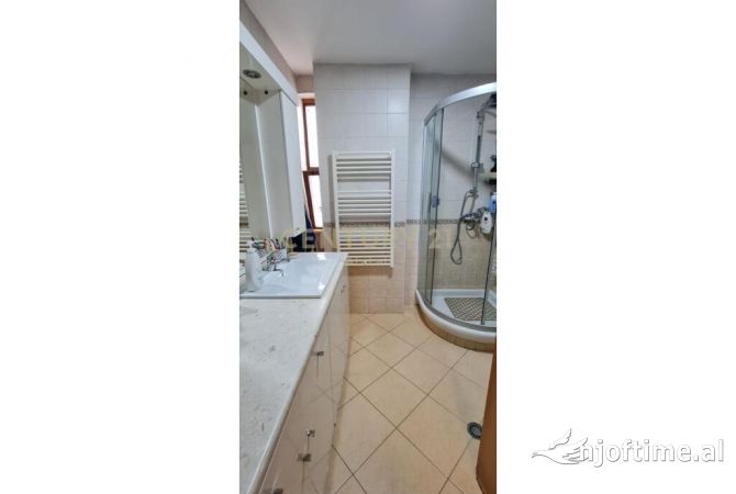 Shtepi me qera Apartament ne Tirane, 3+1, Mobilimi E mobiluar, Pagesa 1,500  Euro.