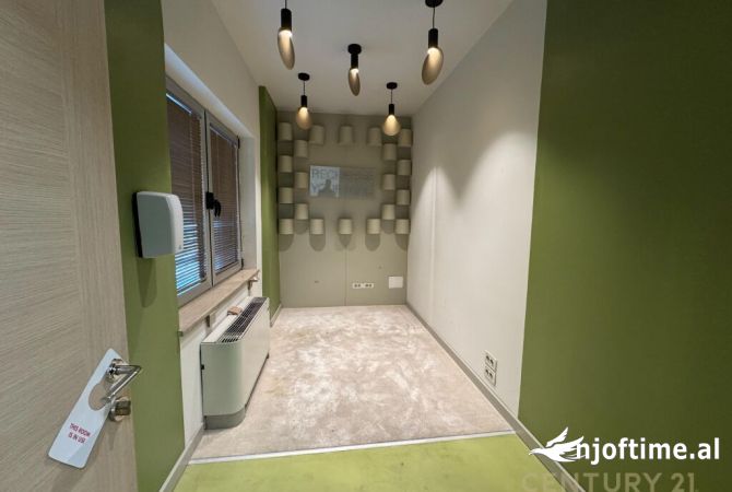 Ambient me qira per zyra tek Qendra Tregtare ETC!