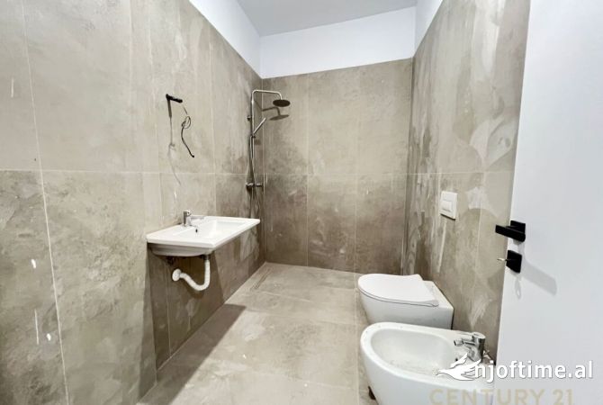 ZYRA PER QIRA TEK KOMPLEKSI ALTANA