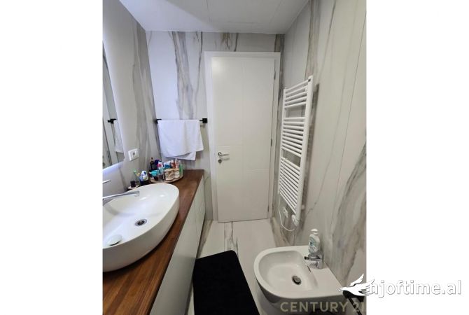 Apartment for sale in Tirana 2+1, Furnished