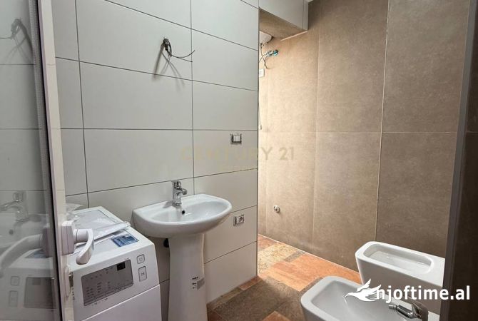 Shtepi me qera Apartament ne Tirane, 1+1, Mobilimi E mobiluar, Pagesa 500  Euro.