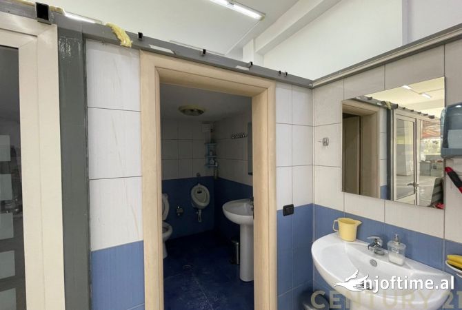 Ambient komercial per shitje prane Kompleksit Delijorgji!