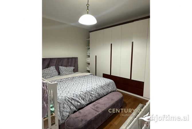 Shtepi ne shitje Apartament ne Tirane, 3+1, Mobilimi E mobiluar, Pagesa 315,000  Euro.