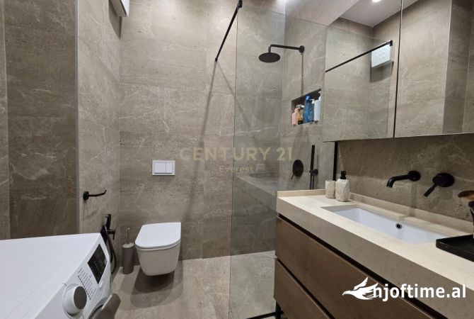 Shtepi me qera Apartament ne Tirane, 1+1, Mobilimi E mobiluar, Pagesa 880  Euro.