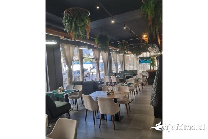 Ambiente Commerciale in Vendita 2+1 a Tirana - 75,000 Euro