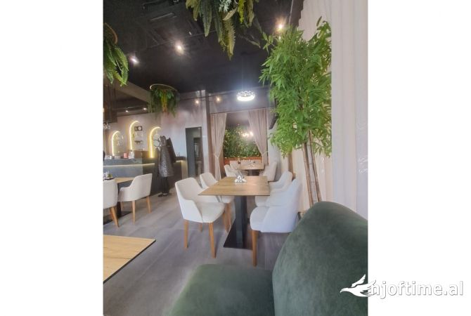 Ambiente Commerciale in Vendita 2+1 a Tirana - 75,000 Euro