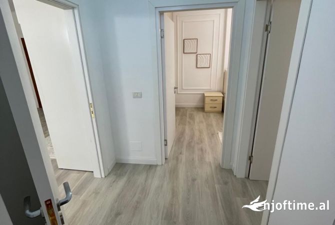 Shtepi ne shitje Apartament ne Tirane, 2+1, Mobilimi E mobiluar, Pagesa 138,000  Euro.